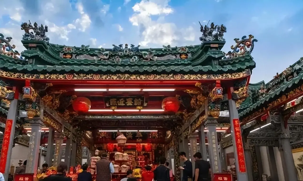 中国人口第一村，全村仅有一个姓氏，人口相当于一个县，就在广东