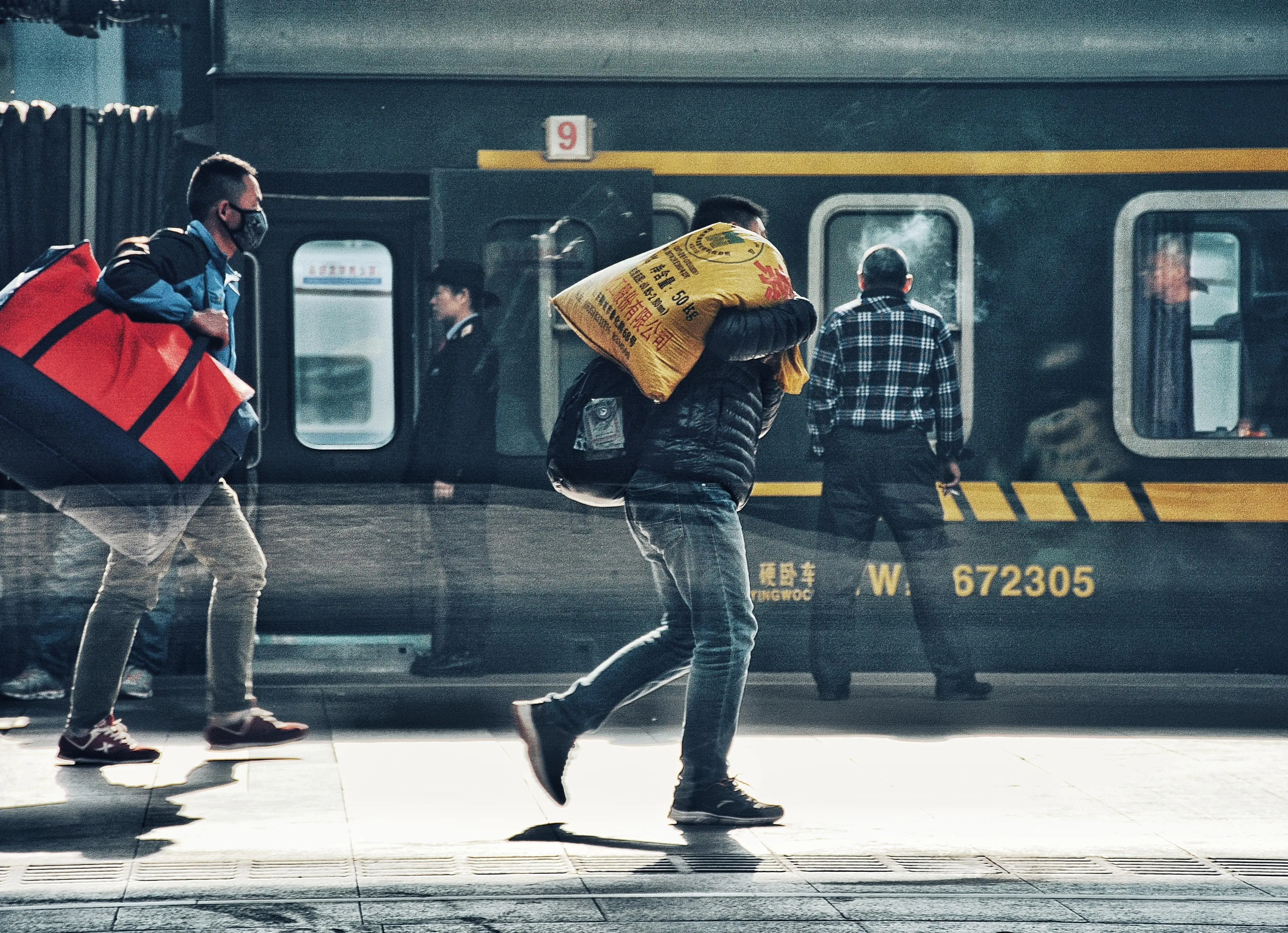 沿海大省集体出手,复工抢人谁急了?