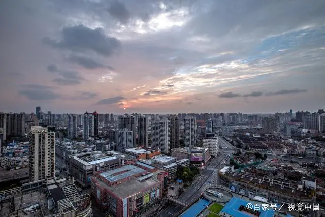 北方楼市“集体失守”?央行原副行长:需要做好潮水退却后的准备