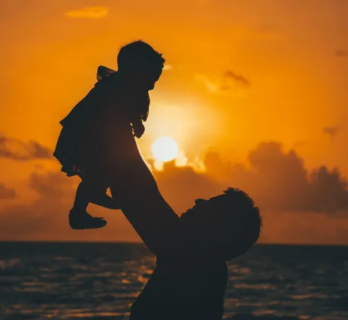 父爱无言,平凡生活中的陪伴与牵挂