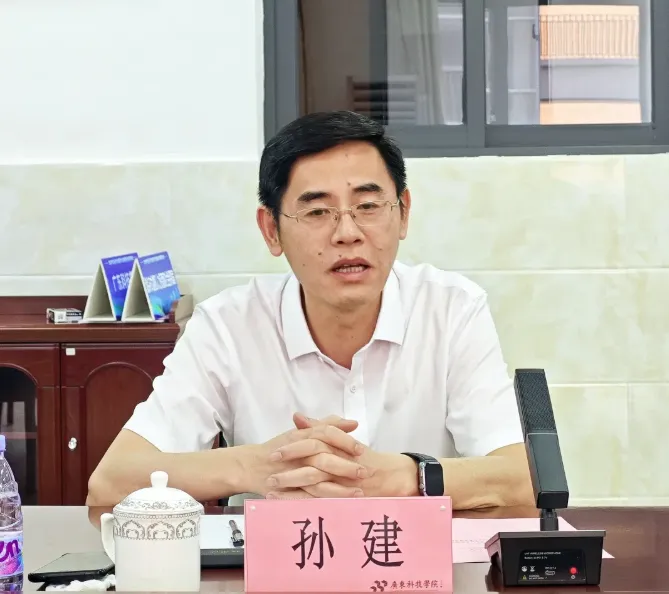 民政职业大学来访