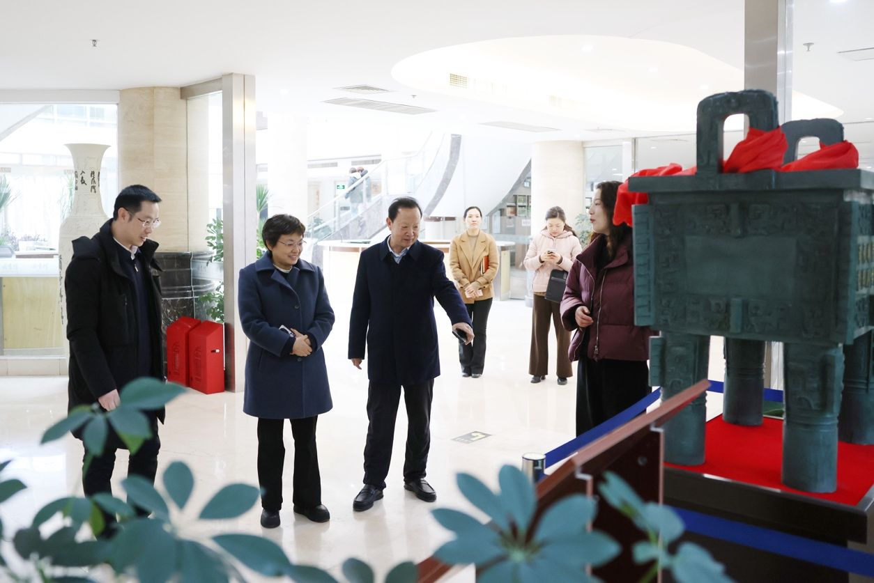 鄭州市副市長(zhǎng)李鳳芝到鄭州城市職業(yè)學(xué)院作思政報(bào)告