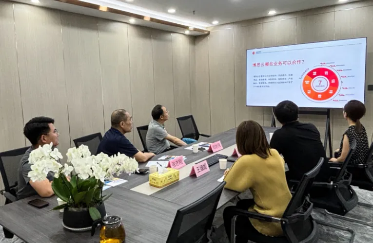 原教育部教育管理信息中心高級工程師劉學(xué)民到訪河南博思云科教