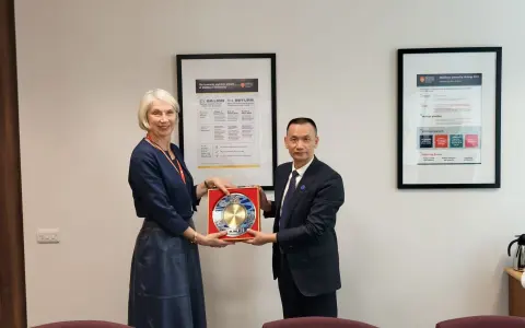 跨越山海，共育英才——广东科技学院校长梁瑞雄率团赴英国深化教育合作