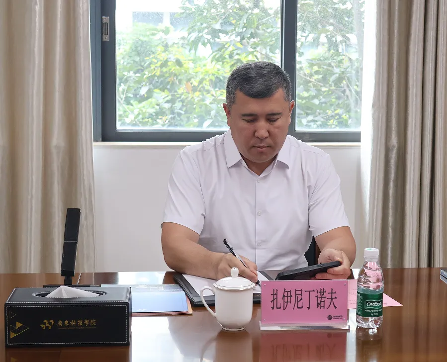 吉尔吉斯奥什国立大学代表团到访博思云公司