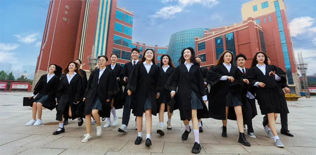 郑州工业应用技术学院2026来华留学生招生简介 2026 Enrollment Guide for International Students